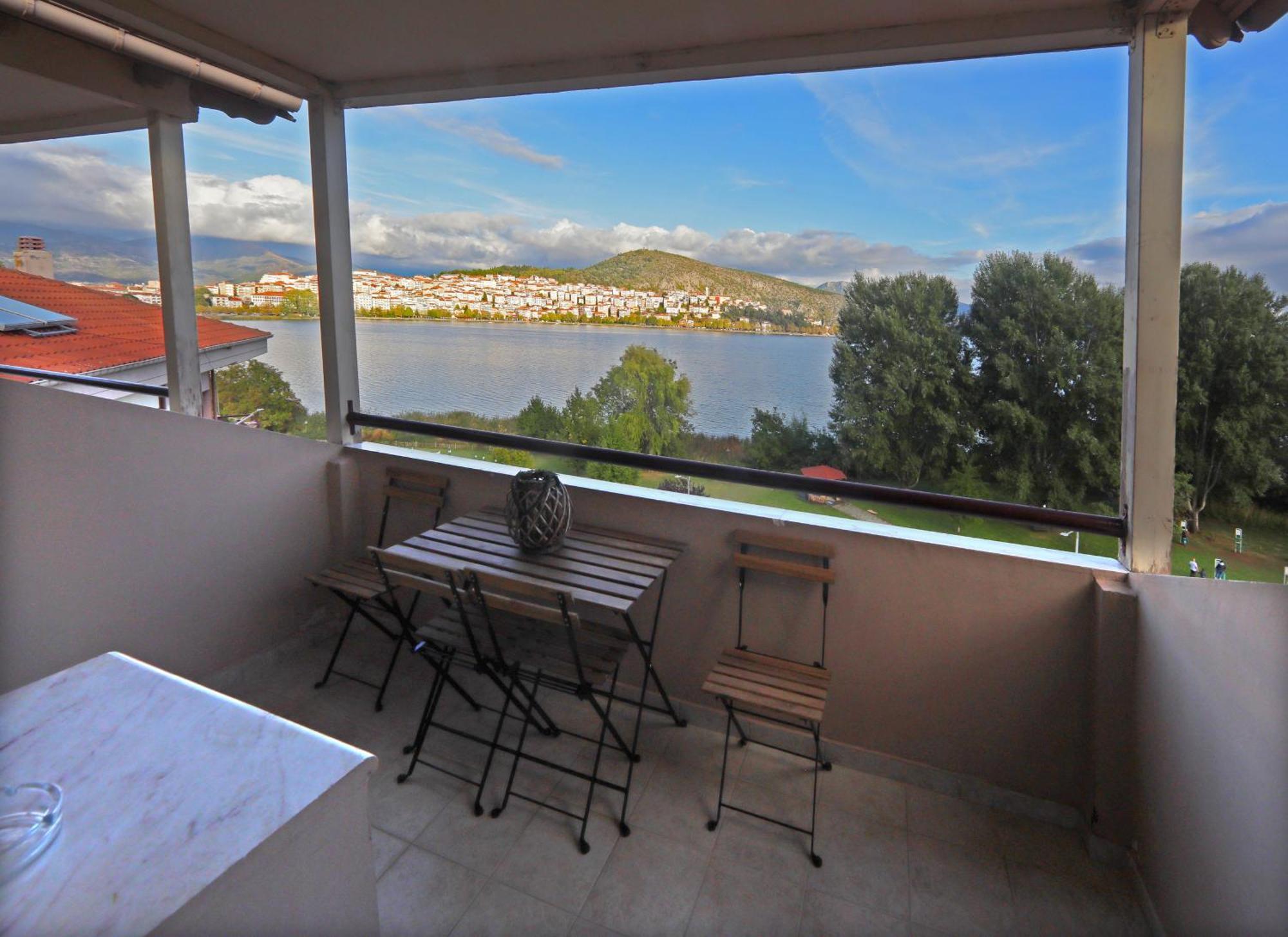 Swan Lake Front Apartment Kastoria Exteriör bild